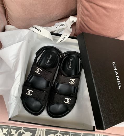 sandalo stile chanel